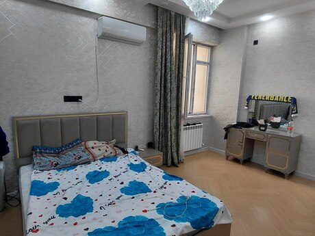 4 otaq · 130 m² · 2/17 mərtəbə, Elmlər Akademiyası