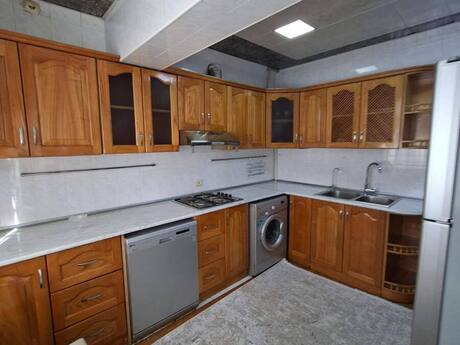 5 otaqlı mənzil, 120 m², Neftçilər, 950 AZN