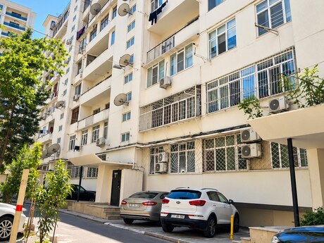 Gənclikdə 5 otaqlı köhnə tikili mənzil satılır, 120 m², 342 000 AZN, şəkil 2 / 12