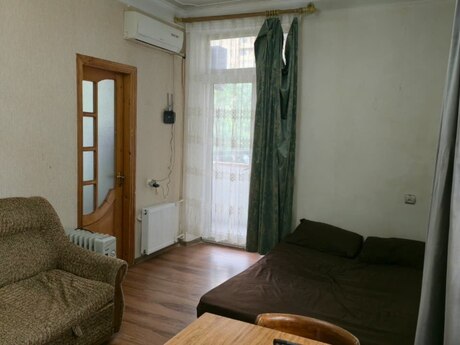 28 Mayda 1 otaqlı köhnə tikili mənzil satılır, 40 m², 150 000 AZN, şəkil 2 / 7
