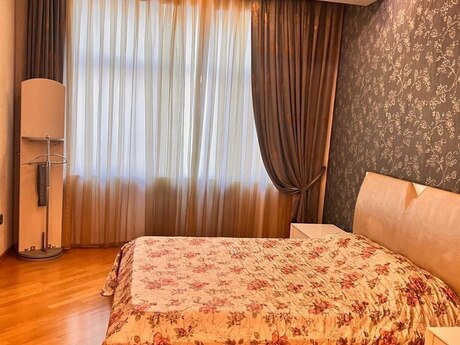 Elmlər Akademiyasında 4 otaqlı yeni tikili mənzil satılır, 200 m², 700 000 AZN, şəkil 4 / 12