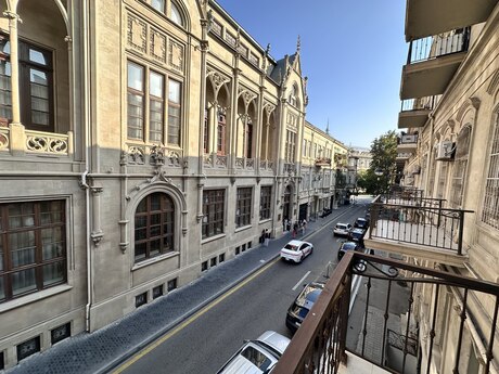 Elan №6554067 - Bakı, İçəri Şəhər m., 2 otaqlı, 60 m², 2/3 mərtəbə