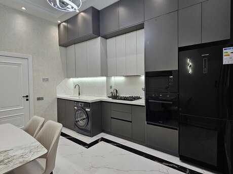 28 Mayda 2 otaqlı yeni tikili mənzil kirayə verilir, 95 m², 1 500 AZN/ay, şəkil 2 / 12
