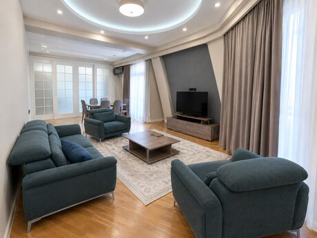 3-room new-build apartment for sale in Şah İsmayıl Xətai, 119 m², 550 000 AZN, photo 2 / 5