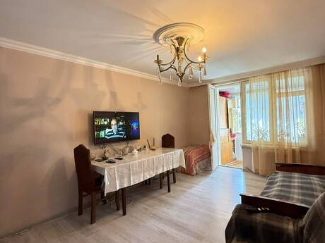 İnşaatçılarda 2 otaqlı köhnə tikili mənzil satılır, 55 m², 139 000 AZN, şəkil 3 / 12