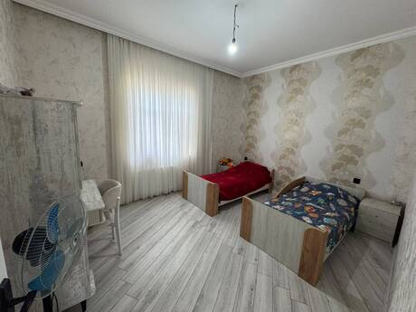 4 otaq · 140 m²