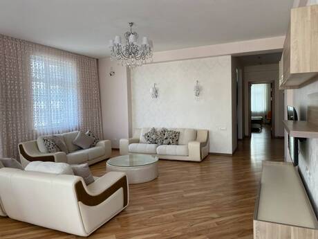Elan №6554150 - Bakı, Nizami m., 4 otaqlı, 180 m², 10/18 mərtəbə