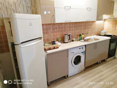 Qurtuluş 93 kompleksində 2 otaqlı yeni tikili mənzil kirayə verilir, 72 m², 400 AZN/ay, şəkil 4 / 9