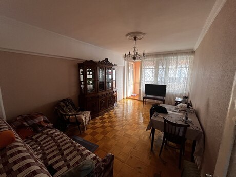 Gənclikdə 2 otaqlı köhnə tikili mənzil satılır, 54 m², 200 000 AZN, şəkil 3 / 11