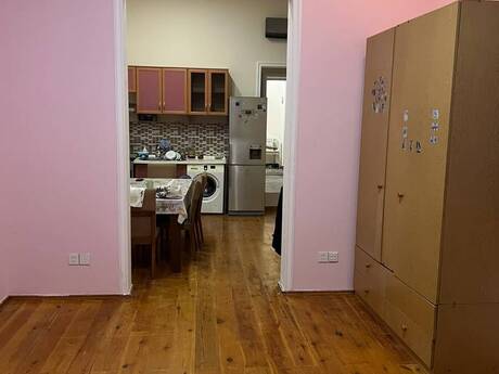 Qara Qarayevdə 2 otaqlı köhnə tikili mənzil kirayə verilir, 55 m², 550 AZN/ay, şəkil 2 / 5