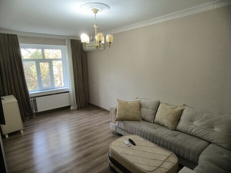 Bakıxanovda 2 otaqlı köhnə tikili mənzil kirayə verilir, 63 m², 600 AZN/ay, şəkil 2 / 12