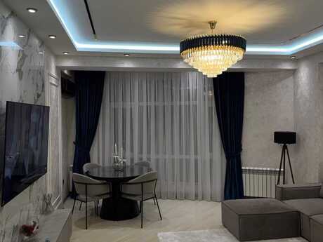 2 otaq · 74 m² · 8/17 mərtəbə, Memar Əcəmi