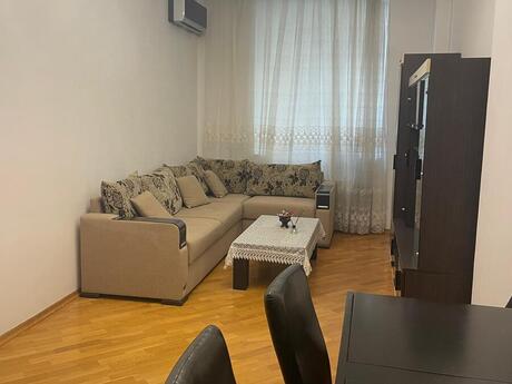 2 otaq · 92 m² · 9/18 mərtəbə, Elmlər Akademiyası