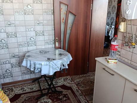 Avtovağzalda 2 otaqlı köhnə tikili mənzil kirayə verilir, 36 m², 450 AZN/ay, şəkil 4 / 9