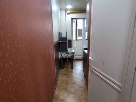 Bakıxanovda 2 otaqlı köhnə tikili mənzil kirayə verilir, 60 m², 550 AZN/ay, şəkil 4 / 8