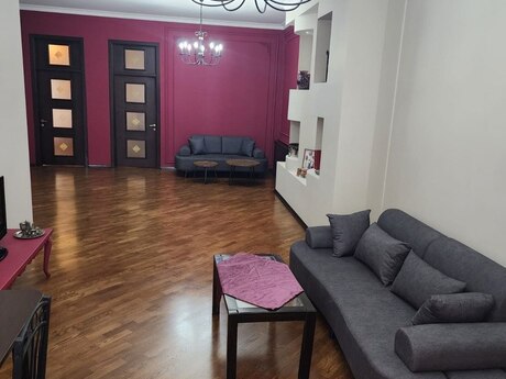 Объявление №6554681 - Баку, м. Низами, 3-комн., 130 м², 4/8 этаж