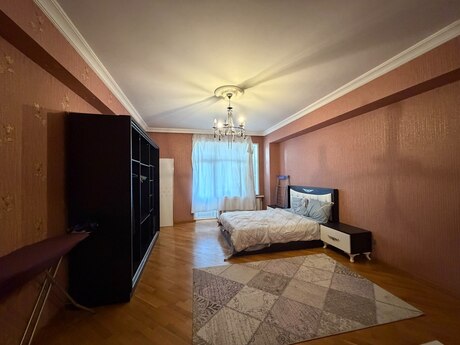 Объявление №6554715 - Баку, м. Низами, 3-комн., 140 м², 5/16 этаж