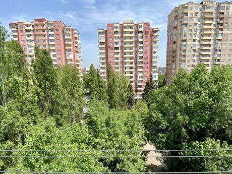 1 otaq · 45 m² · 8/9 mərtəbə, Memar Əcəmi