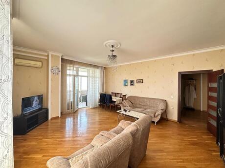 2 otaq · 94 m² · 9/17 mərtəbə, 8 Noyabr