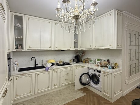 8-ci mikrorayonda 3 otaqlı köhnə tikili mənzil satılır, 120 m², 425 000 AZN, şəkil 5 / 12