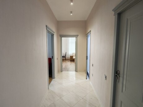 28 Mayda 3 otaqlı yeni tikili mənzil kirayə verilir, 105 m², 900 AZN/ay, şəkil 5 / 12