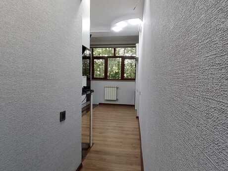 Gənclikdə 3 otaqlı köhnə tikili mənzil satılır, 90 m², 275 000 AZN, şəkil 3 / 12