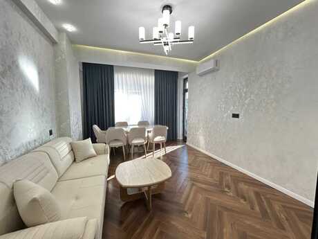 Qarayev City kompleksində 2 otaqlı yeni tikili mənzil satılır, 70 m², 218 000 AZN, şəkil 2 / 12