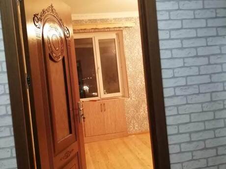 Əhmədlidə 2 otaqlı köhnə tikili mənzil satılır, 40 m², 127 000 AZN, şəkil 2 / 12