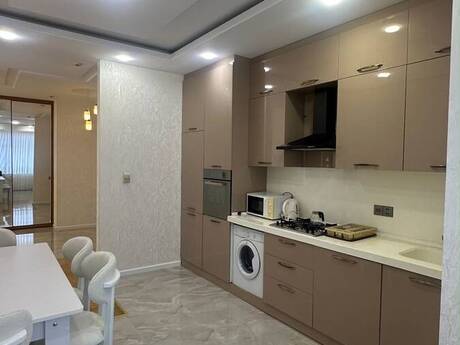 İçəri Şəhərdə 4 otaqlı yeni tikili mənzil kirayə verilir, 170 m², 2 500 AZN/ay, şəkil 5 / 12