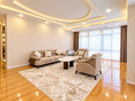 4 otaq · 170 m² · 5/18 mərtəbə, İçəri Şəhər