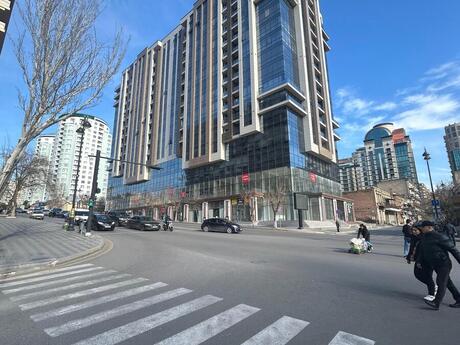 3-room new-build apartment for sale in 28 May, 185 m², 666 000 AZN, photo 2 / 5