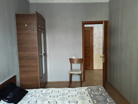 28 Mayda 3 otaqlı köhnə tikili mənzil kirayə verilir, 90 m², 800 AZN/ay, şəkil 5 / 12