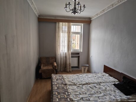 28 Mayda 3 otaqlı köhnə tikili mənzil kirayə verilir, 90 m², 800 AZN/ay, şəkil 4 / 12