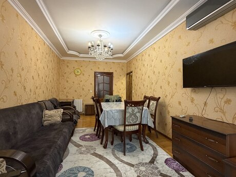Сдаётся 2-комнатная квартира в старом фонде, Memar Əcəmi, 60 м², 600 AZN/мес, фото 2 / 11