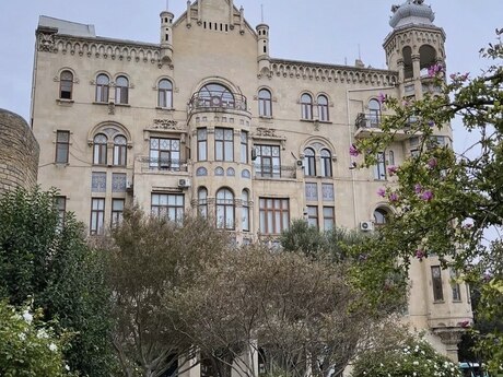 İçəri Şəhərdə 4 otaqlı köhnə tikili mənzil kirayə verilir, 100 m², 1 200 AZN/ay, şəkil 2 / 10