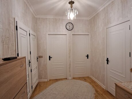 8-ci mikrorayonda 2 otaqlı köhnə tikili mənzil satılır, 60 m², 195 000 AZN, şəkil 2 / 12
