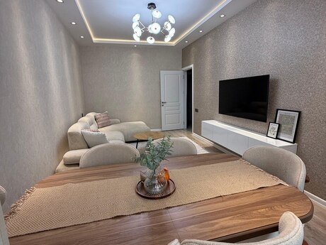 Elan №6555586 - Bakı, Həzi Aslanov m., 4 otaqlı, 1000 m², 4/9 mərtəbə