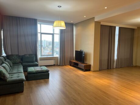 4 otaq · 205 m² · 18/21 mərtəbə, Şah İsmayıl Xətai