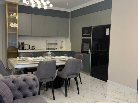 Grand Hayat kompleksində 4 otaqlı yeni tikili mənzil kirayə verilir, 148 m², 2 700 AZN/ay, şəkil 3 / 12