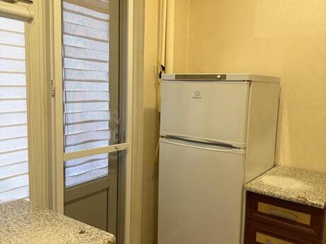 Nəsimidə 2 otaqlı köhnə tikili mənzil satılır, 65 m², 131 000 AZN, şəkil 4 / 6