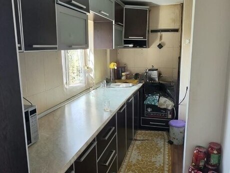 28 Mayda 3 otaqlı köhnə tikili mənzil kirayə verilir, 100 m², 750 AZN/ay, şəkil 2 / 9