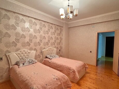 Əhmədlidə 4 otaqlı yeni tikili mənzil satılır, 150 m², 295 000 AZN, şəkil 2 / 12