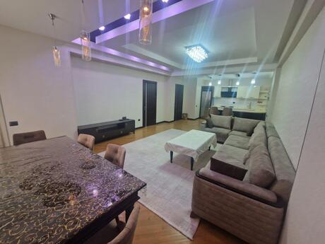 Elan №6555979 - Bakı, Neftçilər m., 3 otaqlı, 120 m², 11/18 mərtəbə