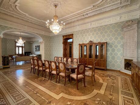 Sahildə 5 otaqlı köhnə tikili mənzil kirayə verilir, 350 m², 5 000 AZN/ay, şəkil 3 / 12