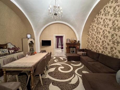 Elan №6556056 - Bakı, 28 May m., 3 otaqlı, 106 m², 1/4 mərtəbə