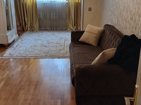 2 otaq · 65 m² · 4/5 mərtəbə, Azadlıq Prospekti