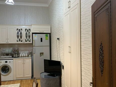 4 otaq · 160 m²