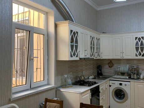 Nizamidə 4 otaqlı köhnə tikili mənzil kirayə verilir, 160 m², 200 AZN/ay, şəkil 2 / 12