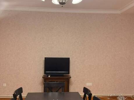 Elan №6556352 - Bakı, Səbail r., 3 otaqlı, 70 m², 5/5 mərtəbə