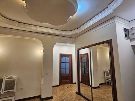 4 otaqlı mənzil, 150 m², Binəqədi, 1 300 AZN